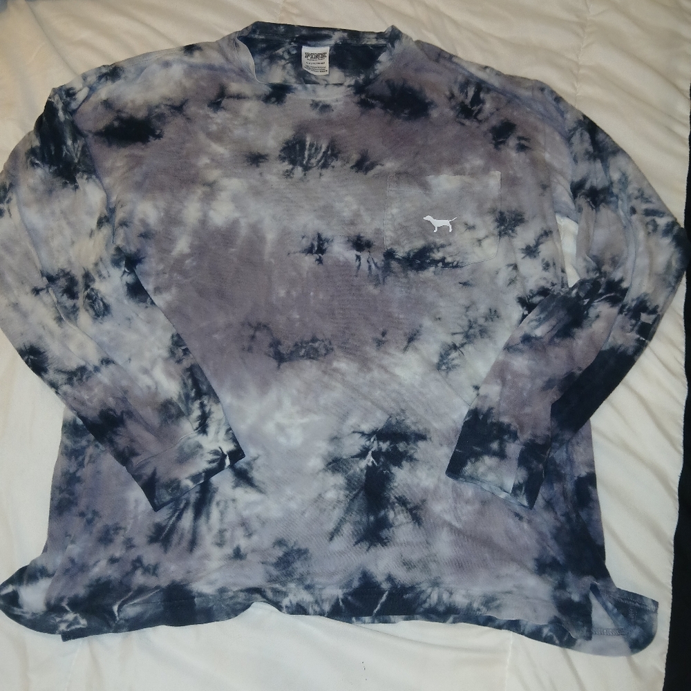 PINK Victoria’s Secret Campus Tie Dye Logo Long Sleeve Pocket Tee Shirt - Picture 2 of 4
